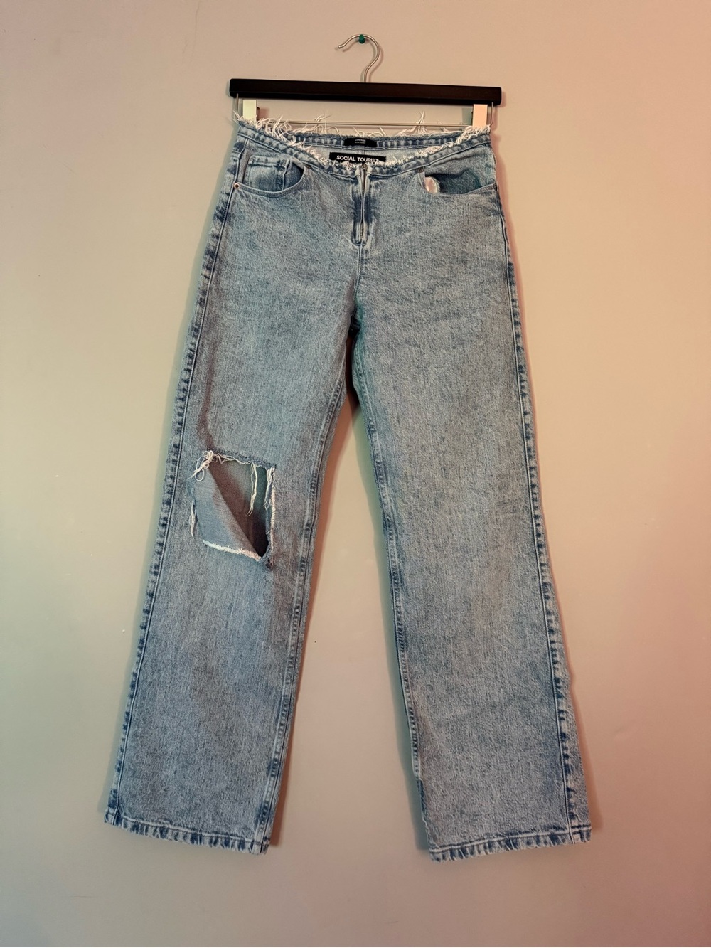 Light Blue Straight Leg Women's Jeans with Distressed Knee